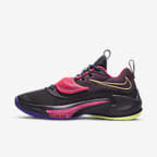 Freak 3 Basketball Shoes. Nike IL
